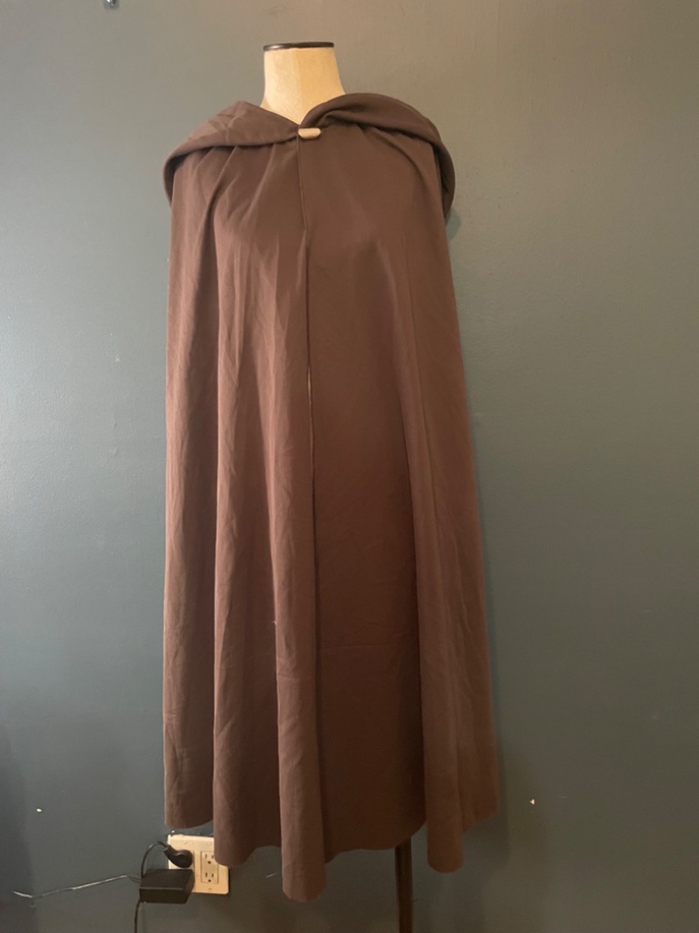 Knee length cloak with hood - Picture 2 of 4